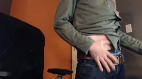 Snapshot of adequate_cock chatting on December 12, 11:14 pm adequate_cock online show from December 12, 11:14 pm