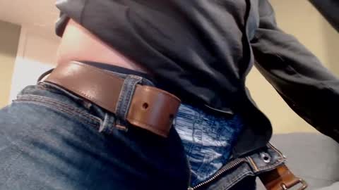 Snapshot of adequate_cock chatting on November 21, 9:35 pm adequate_cock online show from November 21, 9:35 pm