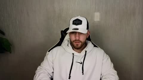 Snapshot of ades_lowe chatting on October 23, 11:20 am Ades online show from October 23, 11:20 am