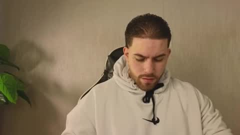 Snapshot of ades_lowe chatting on November 8, 12:05 pm Ades online show from November 8, 12:05 pm