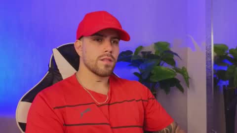 Snapshot of ades_lowe chatting on December 19, 10:44 am Ades online show from December 19, 10:44 am