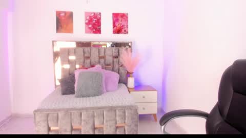 Snapshot of adharacute18_ chatting on April 10, 2:44 pm ADHARA online show from April 10, 2:44 pm