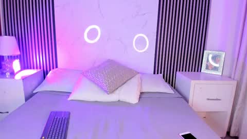 Snapshot of adharasweet1 chatting on October 6, 7:39 am AdharaSweet online show from October 6, 7:39 am