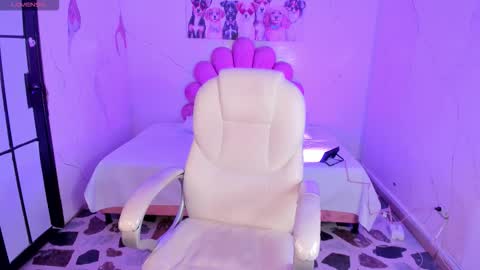 Snapshot of adharasweet1 chatting on December 14, 5:24 am AdharaSweet online show from December 14, 5:24 am