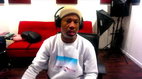 adick_ting online show from December 10, 7:26 am