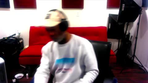 adick_ting online show from February 19, 4:34 am