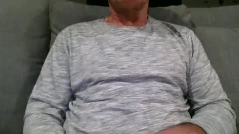 Snapshot of adjustable14 chatting on November 18, 11:25 am adjustable14 online show from November 18, 11:25 am