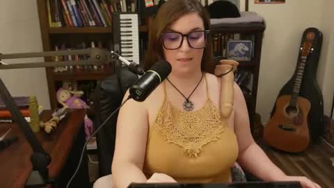 adobe_angel304 online show from December 18, 3:15 am