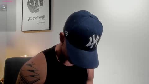 Snapshot of adonis_dlh chatting on January 19, 3:29 am Adonis online show from January 19, 3:29 am