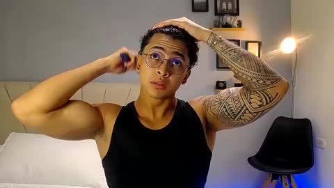 Snapshot of adonis_dlh chatting on November 23, 3:39 am Adonis online show from November 23, 3:39 am