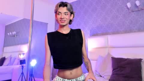 Snapshot of adonisaster chatting on November 12, 8:30 pm Adonis online show from November 12, 8:30 pm