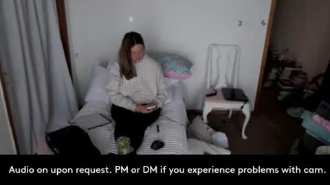 adorable22 online show from September 17, 11:45 am