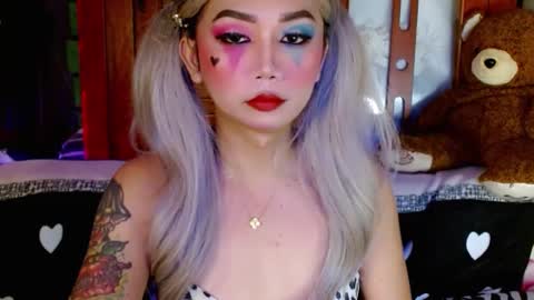 Snapshot of adorableslutxxx chatting on December 25, 9:22 pm jasmine online show from December 25, 9:22 pm