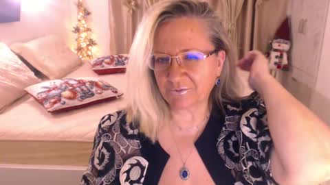 Snapshot of adrena_ chatting on December 21, 3:31 pm Cryna online show from December 21, 3:31 pm