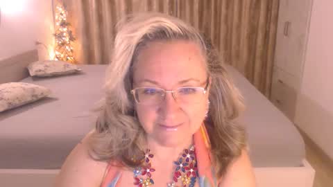 Cryna online show from May 5, 2:52 am