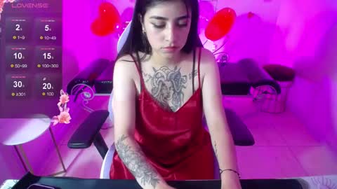 Snapshot of adri_gomez_1 chatting on February 18, 6:26 am Adri online show from February 18, 6:26 am