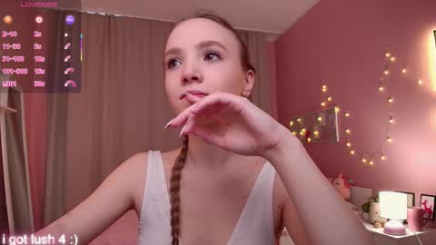 Snapshot of adria_arjona chatting on December 15, 7:34 am Eva online show from December 15, 7:34 am