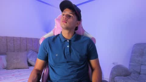 ADRIAN online show from May 4, 7:32 pm