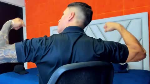 Snapshot of adrian_rae chatting on October 13, 6:08 pm online show from October 13, 6:08 pm