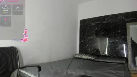 Snapshot of adrian_wolff chatting on May 31, 3:58 am Adrian W online show from May 31, 3:58 am