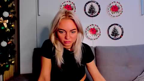Snapshot of adriana_coy_ chatting on November 29, 12:52 pm Adriana online show from November 29, 12:52 pm