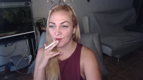 Snapshot of adrianapdes chatting on January 29, 11:41 am Adriana Paredes online show from January 29, 11:41 am