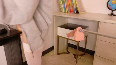 Snapshot of adrianna5_ chatting on May 22, 9:37 am Adriana online show from May 22, 9:37 am
