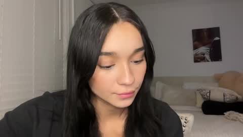 Snapshot of adriannarodriguez chatting on February 7, 6:03 am Adrianna  online show from February 7, 6:03 am