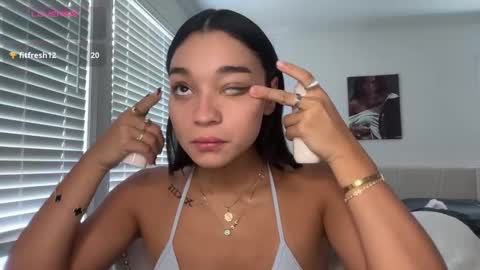 Snapshot of adriannarodriguez chatting on September 10, 4:18 pm Adrianna  online show from September 10, 4:18 pm