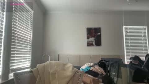 Snapshot of adriannarodriguez chatting on September 13, 6:18 pm Adrianna  online show from September 13, 6:18 pm