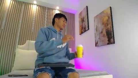 adrianstark_ online show from July 1, 12:29 pm