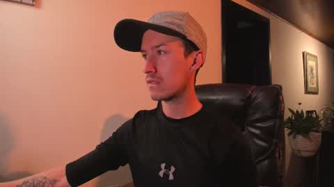 Snapshot of adrianwilliams_ chatting on December 16, 11:10 pm Adrian Williams online show from December 16, 11:10 pm