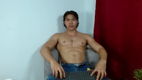 adriel_escalante online show from October 18, 1:30 am