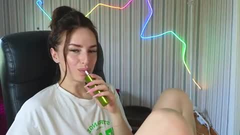 Snapshot of adrihanna chatting on July 1, 8:38 am Adriana online show from July 1, 8:38 am