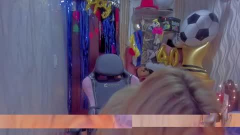 adriiana_fox_ online show from July 4, 7:20 pm