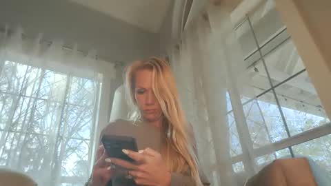 Snapshot of adventurouscpl2469 chatting on November 23, 4:51 pm Sexdollx4u online show from November 23, 4:51 pm