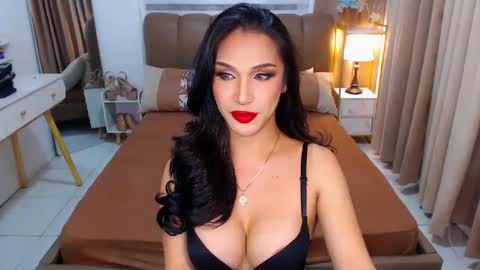 Snapshot of adychavez chatting on February 25, 2:44 pm Ur Dream girl online show from February 25, 2:44 pm