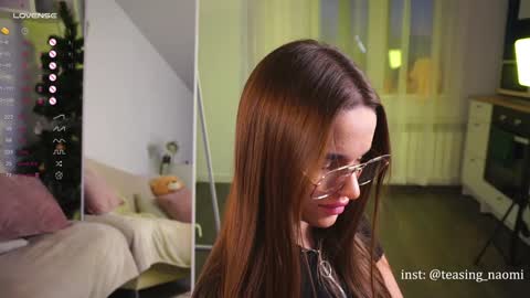 Snapshot of aesthetics__tease chatting on January 3, 2:10 am aesthetics__tease online show from January 3, 2:10 am