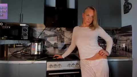 Snapshot of afanasia chatting on February 4, 10:32 am OneAfa online show from February 4, 10:32 am