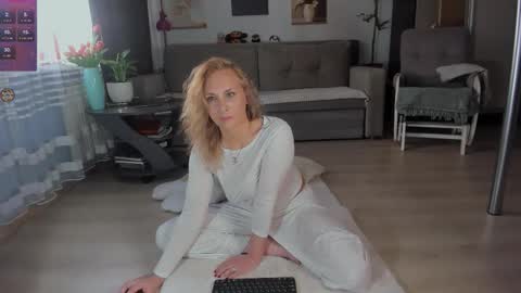 Snapshot of afanasia chatting on February 25, 9:08 am OneAfa online show from February 25, 9:08 am