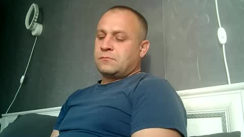 Snapshot of afonya342 chatting on October 4, 6:00 am Sasha online show from October 4, 6:00 am