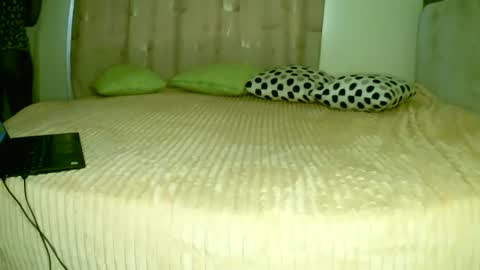 Snapshot of africacoco chatting on April 23, 10:47 am africacoco online show from April 23, 10:47 am