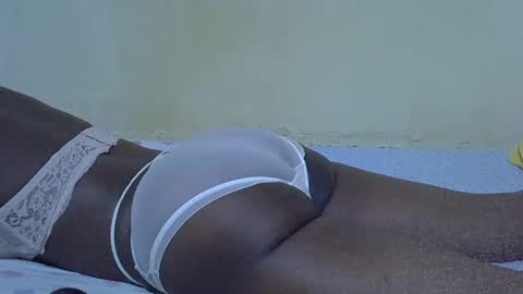 Snapshot of african_pussy2 chatting on February 27, 6:20 pm african_pussy2 online show from February 27, 6:20 pm