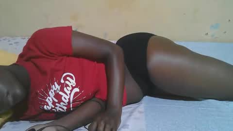 Snapshot of african_pussy2 chatting on October 11, 7:01 pm african_pussy2 online show from October 11, 7:01 pm