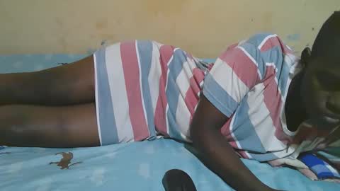 Snapshot of african_pussy2 chatting on October 22, 7:52 am african_pussy2 online show from October 22, 7:52 am