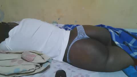 Snapshot of african_pussy2 chatting on November 28, 2:14 am african_pussy2 online show from November 28, 2:14 am