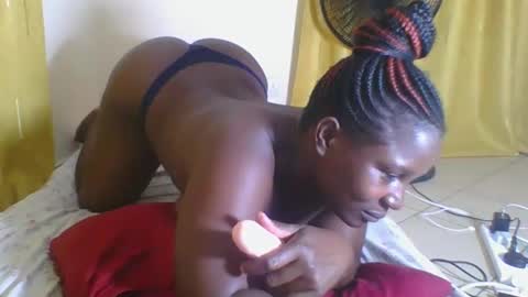 Snapshot of africanbeauty4 chatting on September 25, 6:44 pm ELIZABETH online show from September 25, 6:44 pm