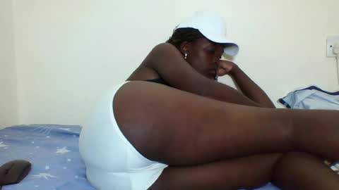 Yvonne online show from July 28, 6:53 pm