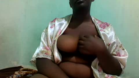 Snapshot of africangal6677 chatting on June 23, 11:47 pm africangal6677 online show from June 23, 11:47 pm