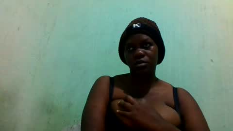 Snapshot of africangal6677 chatting on July 4, 4:18 am africangal6677 online show from July 4, 4:18 am